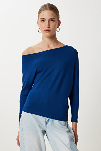 Happiness İstanbul Women's Navy Blue Boat Neck Basic Knitwear Blouse Ub00473