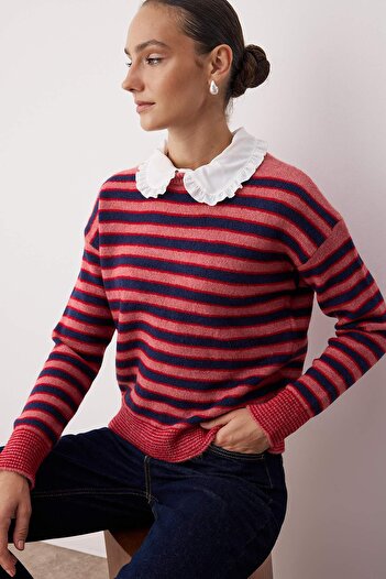 Trendyol Collection Red Detachable Collar Lace Garnish Color Block Knitwear Sweater Twoaw26Kz00139