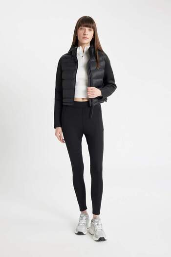 DeFacto Regular Fit Short Puffer Coat Stand Collar Scuba Sleeve Detail Zipper Pocket C7536Ax24Wn