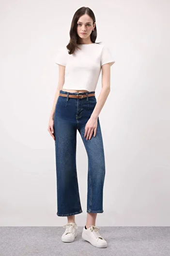 DeFacto Culotte Hohe Taille Kurze Jeans mit weitem Bein und Gürtel Waschbare Hose D4325AX24AU