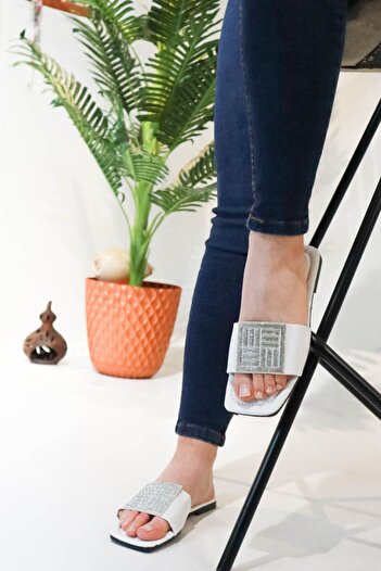 Moda Anna Square Stone Buckle Summer Women's Slippers Flat Bottom Slippers White