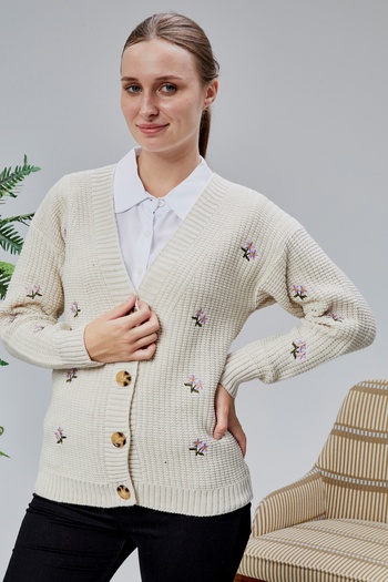 LUGMO Women's Knitwear Cardigan Flower Embroidered Standard Size Ecru