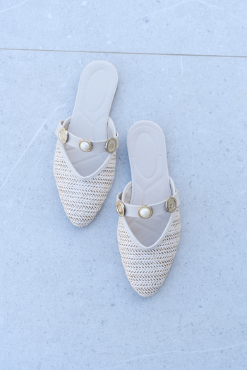 Munshoes Lili Women's Buckle Straw Slippers
