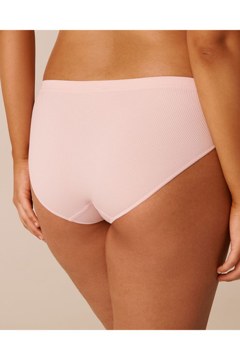 La Vie en Rose Seamless Fabric Ribbed Bikini Panty