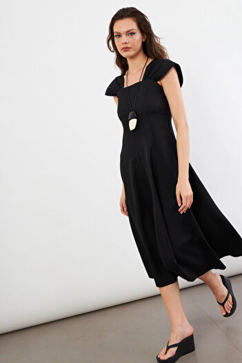 Cool & Sexy Women's Black Square Neck Flared Dress Nh102