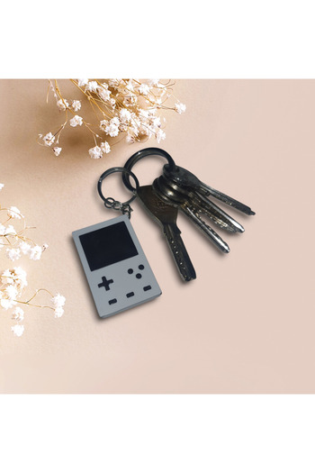 ŞIKIR ŞIKIR سلسلة مفاتيح صغيرة بيضاء بتصميم Retro Gameboy - ملحق مخصص لعشاق الحنين!