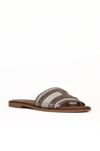Bueno Shoes Gray Shiny Leather Women's Flat Slippers 01We3600