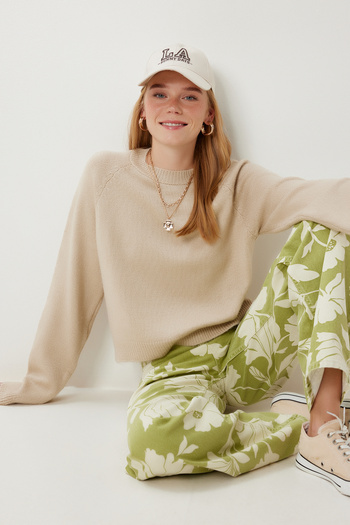Happiness İstanbul Women's Beige Basic Crop Knitwear Sweater Ki̇00149