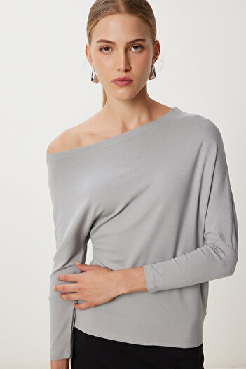 Happiness İstanbul Women's Gray Boat Neck Basic Knitwear Blouse Ub00473