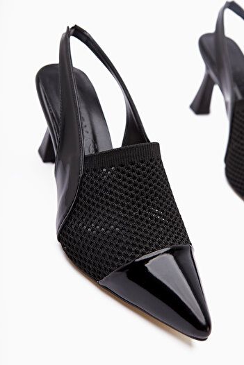 Limoya Mayada Black Patent Leather Closed Toe Heeled Women's Sandals
