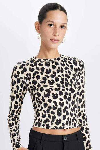 DeFacto Crepe T-Shirt with Leopard Print Crew Neck - Long Sleeve, Fitted D7455Ax24Au