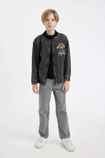 DeFacto Jungen-College-Kragen-Reißverschlusstasche, saisonal bedruckte Jean-Bomberjacke C3685a824au