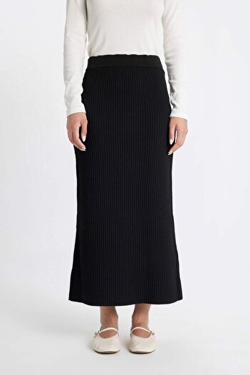 DeFacto Regular Fit Basic Düz Maxi Siyah Triko Etek A1314AX24AU