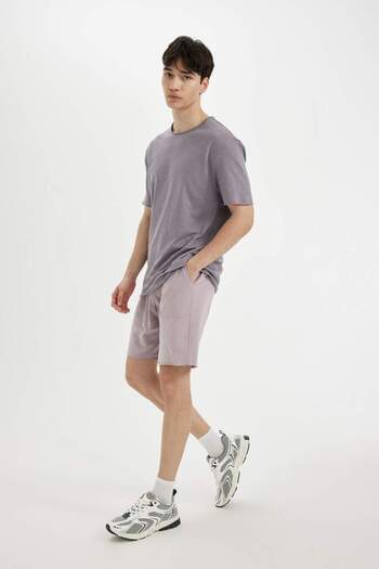 DeFacto 100% Cotton Slim Fit Slim Fit Narrow Leg Pocket Basic Plain Shorts B8673Ax24Sm