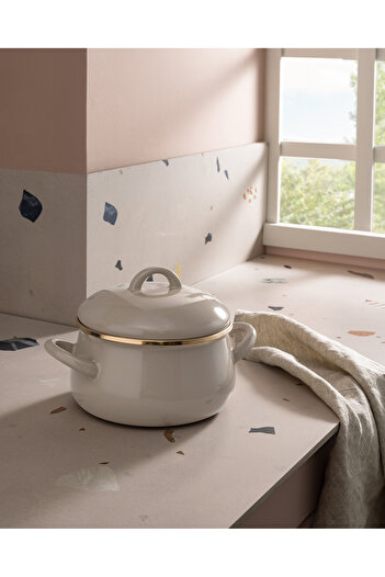Madame Coco Montferry Pot - Beige - 16 cm