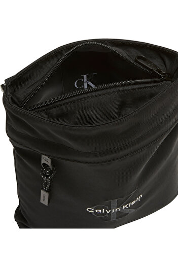 Calvin Klein Férfi Crossbody táska LV04D3178GUB1