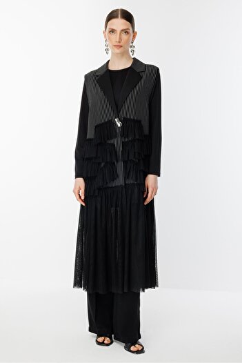Ghisa Tutu Fabric Mixed Vest Black Striped