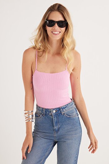 Tudors Women's Slim Fit Slim Fit Thin Strap Square Neck Pink Body Undershirt