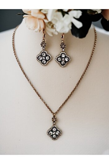 FAYRA ACCESSORIES Crystal Stone Clover Figure Necklace and Earring Set