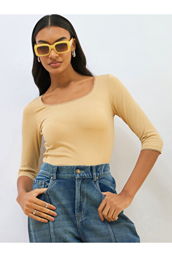 Sassafras By Styli Beige Knitted Lace Detail Crop Top