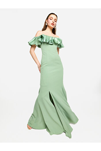 House of Moda By Styli Off Shoulder Ruffled Detail Mermaid Hem Maxi Dress