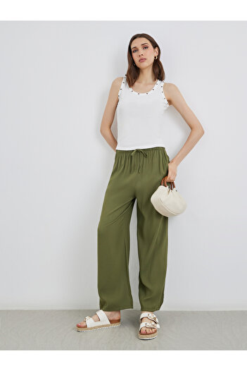 Styli Khaki Solid Drawstring Waist Pocket Detail Pants