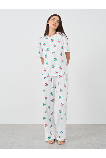 Styli Floral Print T-Shirt and Pyjama Set