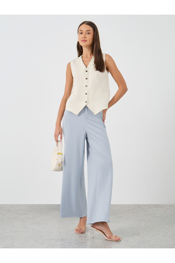 Styli Women Grey Stretch Wide Leg Pants with Side Pockets
