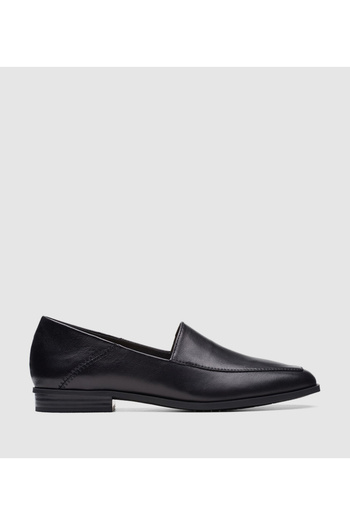 CLARKS Black Women's Sarafyna Freva Loafers