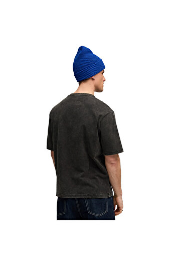 Puma Ανδρικό μπλουζάκι Graphic Tee σε μαύρο χρώμα casual στυλ 63211501