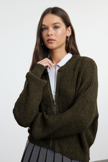 Trendyol Collection Khaki Wide Fit Bomber Collar Zippered Knitwear Cardigan Twoaw24Hi00153