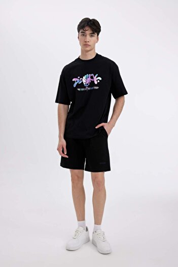 DeFacto Comfort Regular Fit Άνετη εφαρμογή Crew Neck με εμπριμέ κοντομάνικο μπλουζάκι C5676AX24HS
