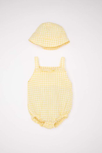 DeFacto 2-Piece Set for Newborn Baby Girl - Plaids Crinkle Romper and Hat C8808A524Sm
