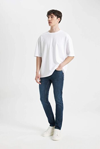 DeFacto Pedro Slim Fit Dar Kalıp Normal Bel Dar Paça Jean Pantolon C5875AX24SM