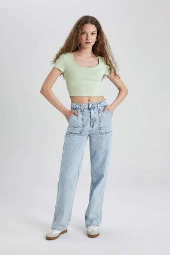 DeFacto Fitted U-Neck Basic Solid Short Sleeve T-Shirt C6102Ax24Sm