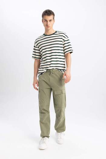 DeFacto Relax Fit Straight Leg Parachute Trousers with Cargo Pockets B4555AX24SP