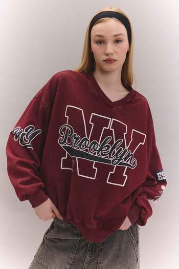 DeFacto Coool Oversize Wide Fit V-Neck Printed Washed Faded Effect Sweatshirt C4477Ax24Sp