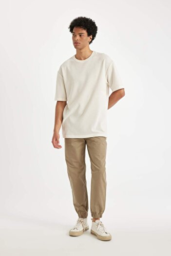 DeFacto Comfort Regular Fit Άνετη εφαρμογή Crew λαιμόκοψη κοντό μανίκι βαρύ ύφασμα Basic μονόχρωμο μπλουζάκι B4444AX24SP