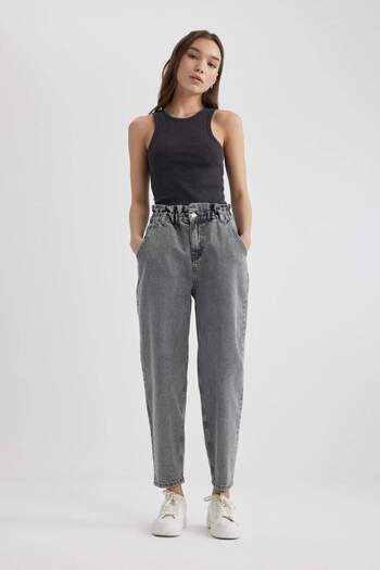 DeFacto Crew Neck Ribbed Camisole Washed Faded Effect Basic Plain Undershirt B9226Ax24Sm