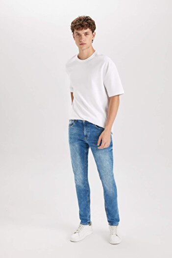 DeFacto Carlo Skinny Fit Ekstra Dar Kalıp Normal Bel Ekstra Dar Paça Jean Pantolon B4672AX24SP