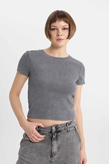 DeFacto Crew Neck Short Sleeve Washable Fitted T-Shirt B9229Ax24Sm