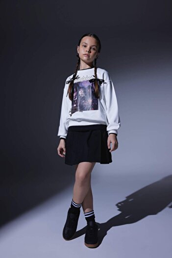 DeFacto Mädchen Wednesday Oversize Weite Passform Rundhalsausschnitt Sweatshirt B3544A823WN