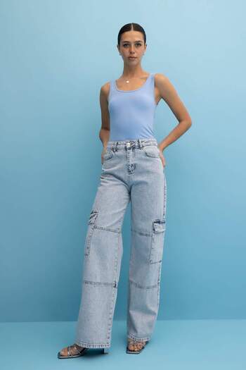 DeFacto Slim Fit Slim Fit Basic Απλό Μονόχρωμο Μπλουζάκι I1059AZ23SM