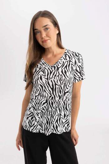 DeFacto Tričko Regular Fit s výstřihem do V se vzorem Zebra s krátkým rukávem Z6456AZ23SP