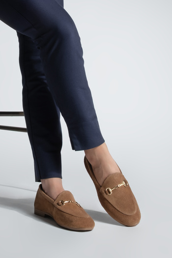 Marjin Damen-Loafer aus echtem Leder mit Kette – Tanle Tan Wildleder-Freizeitschuhe