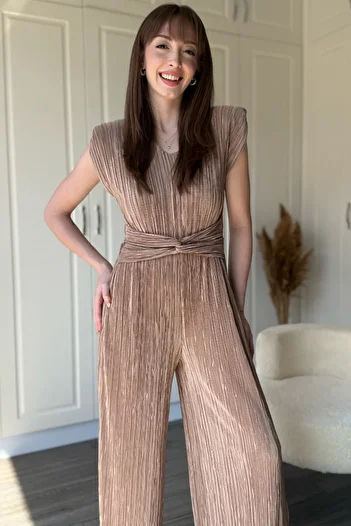 Dilay Gökoğlu Butik Καφέ φόρμα με λεπτομέρεια με επένδυση στη μέση και πλισέ φαρδύ πόδι