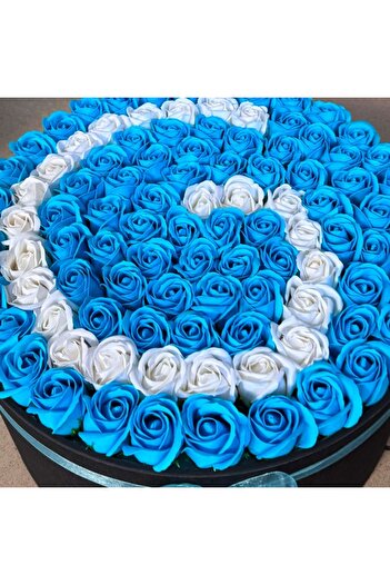 velve Aranjament floral personalizat cu litera, cutie rotunda neagra cu 115 trandafiri de sapun, Litera G