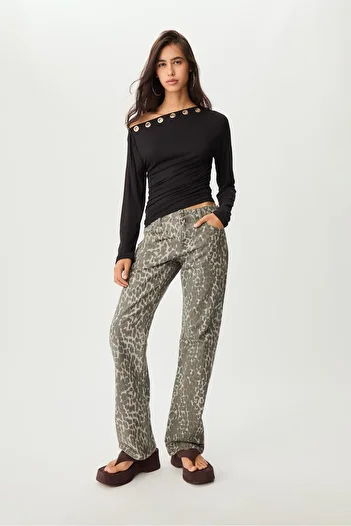 Stradivarius Asymmetric T-shirt with eyelets