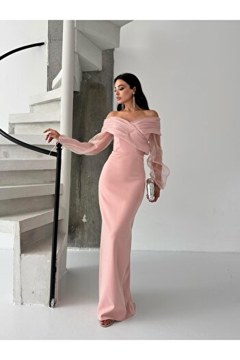 Serica Moda Βραδινό φόρεμα με μανίκια σιφόν σε σκόνη με λεπτομέρεια off the shoulder