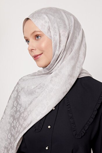 Levidor Silver Leopard Pattern Italian Jacquard Shawl